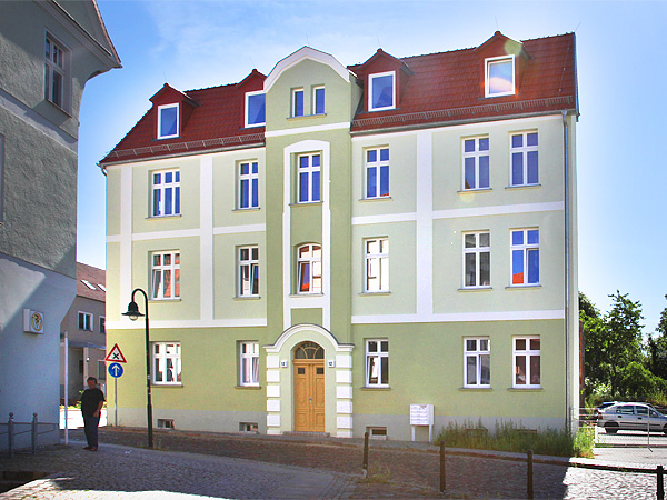 <b>Um- und Ausbau  Mehrfamilienhaus</b><br />
            Lindenplatz 12,<br />
            15344 Strausberg